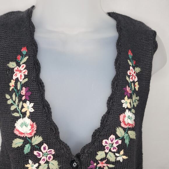 Vintage Capacity 90's Black V Neck Women's Embroidered Flowers Button Front Vest - Picture 6 of 15